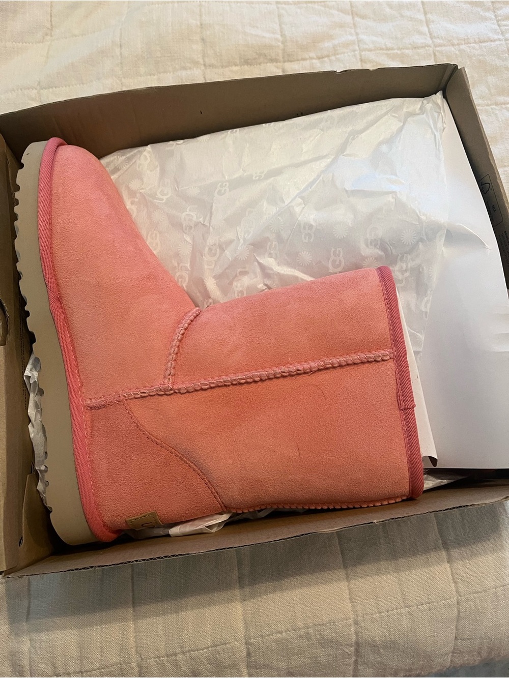 Ugg pink boots NWT in box. Fur lined. - Picture 2 of 5
